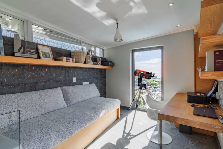 4 Bedroom Property for Sale in Green Point Western Cape